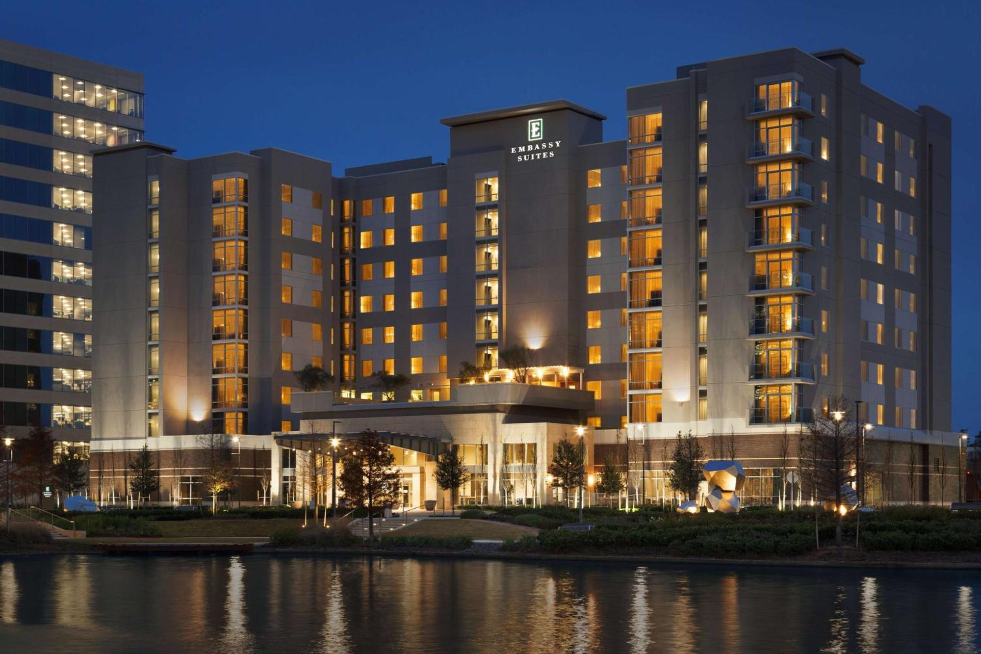 Embassy Suites By Hilton The Woodlands Exterior foto