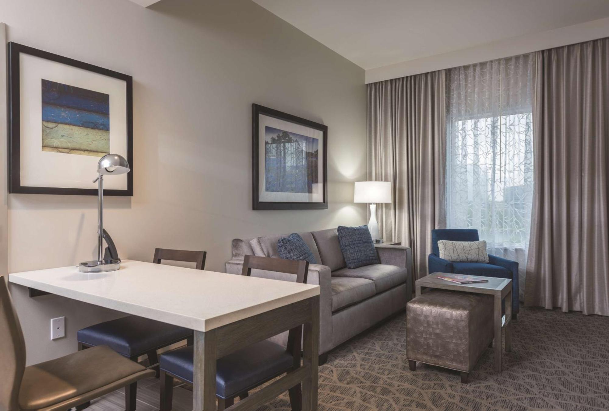 Embassy Suites By Hilton The Woodlands Exterior foto