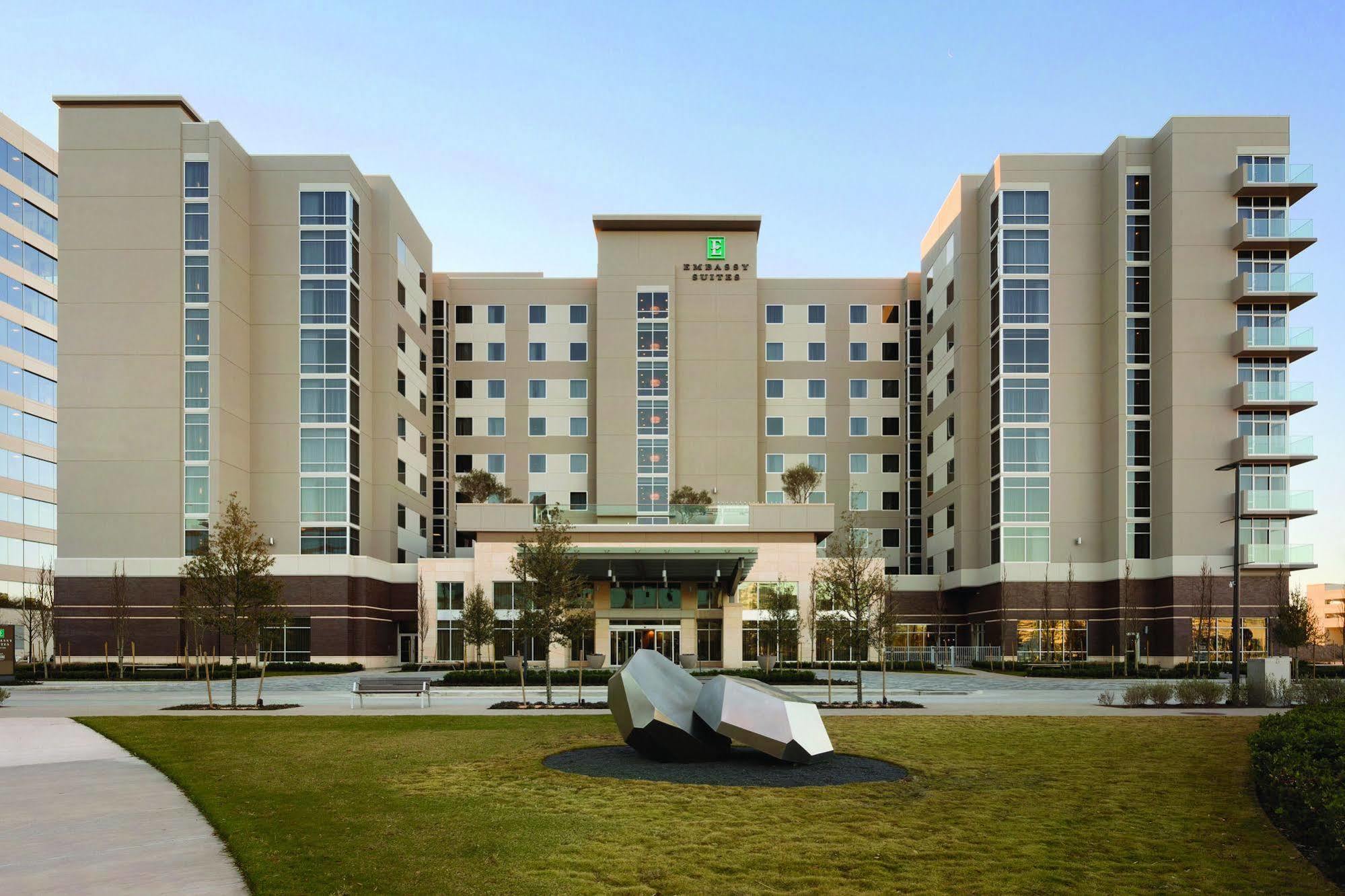 Embassy Suites By Hilton The Woodlands Exterior foto